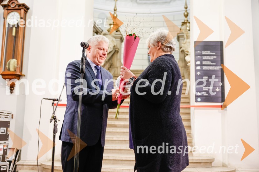 dr. Miha Jeršek, direktor, Prirodoslovni muzej Slovenije;  ... Vsega je kriva Luna, odprtje razstave v Prirodoslovnem muzeju Slovenije
