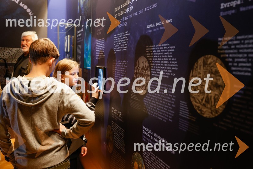 Vsega je kriva Luna, odprtje razstave v Prirodoslovnem muzeju Slovenije