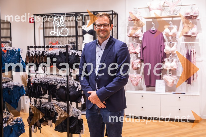  Luka Južna, direktor podjetja LiscaOtvoritev prenovljene trgovine Lisca v Supernovi Kranj