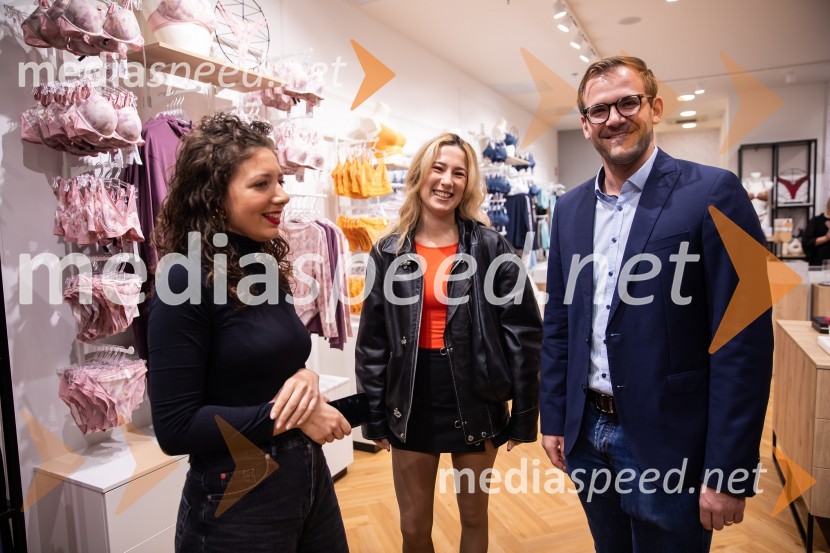  ... ;  Ana Teržan - Anabel, pevka;  Luka Južna, direktor podjetja LiscaOtvoritev prenovljene trgovine Lisca v Supernovi Kranj