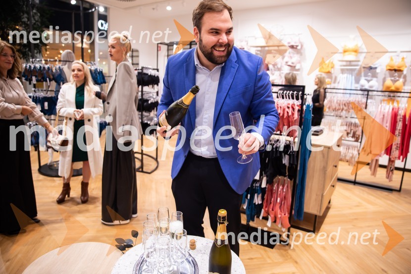  Anže Marčun, vodja marketinga, LiscaOtvoritev prenovljene trgovine Lisca v Supernovi Kranj