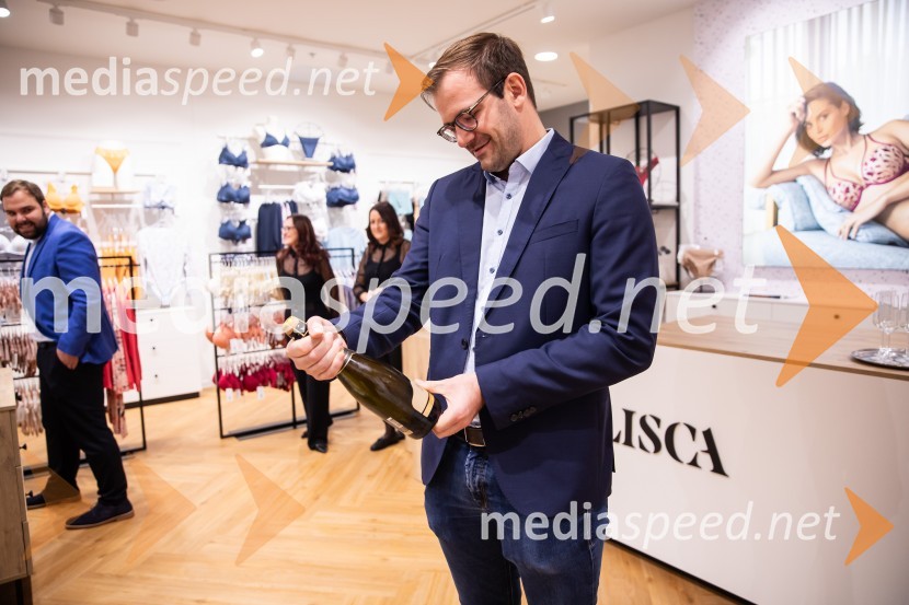 Luka Južna, direktor podjetja LiscaOtvoritev prenovljene trgovine Lisca v Supernovi Kranj