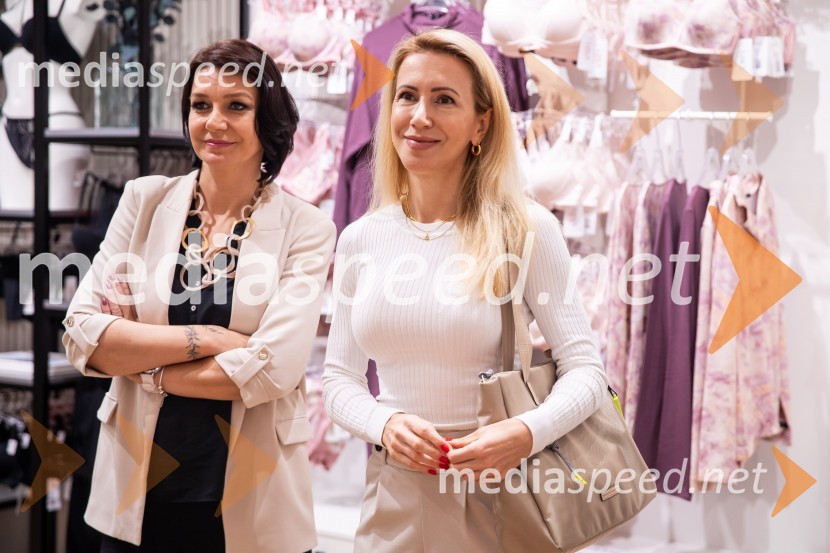  Tamara Busar, vodja marketinških projektov v Lisci;  Anda Arko, vlogerkaOtvoritev prenovljene trgovine Lisca v Supernovi Kranj