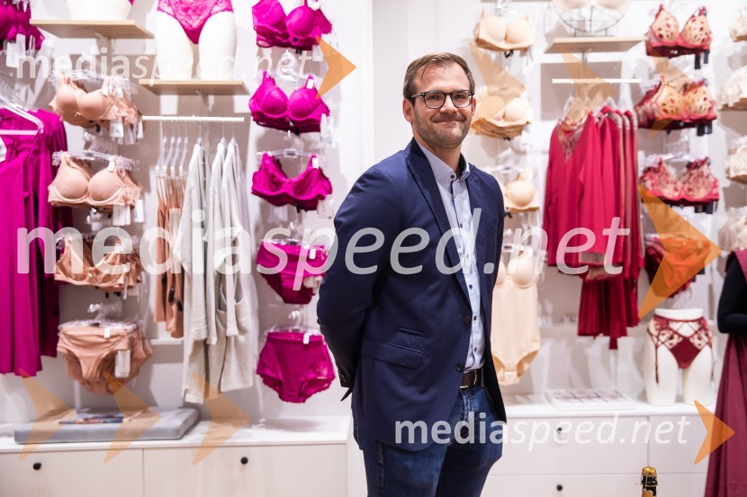  Luka Južna, direktor podjetja LiscaOtvoritev prenovljene trgovine Lisca v Supernovi Kranj