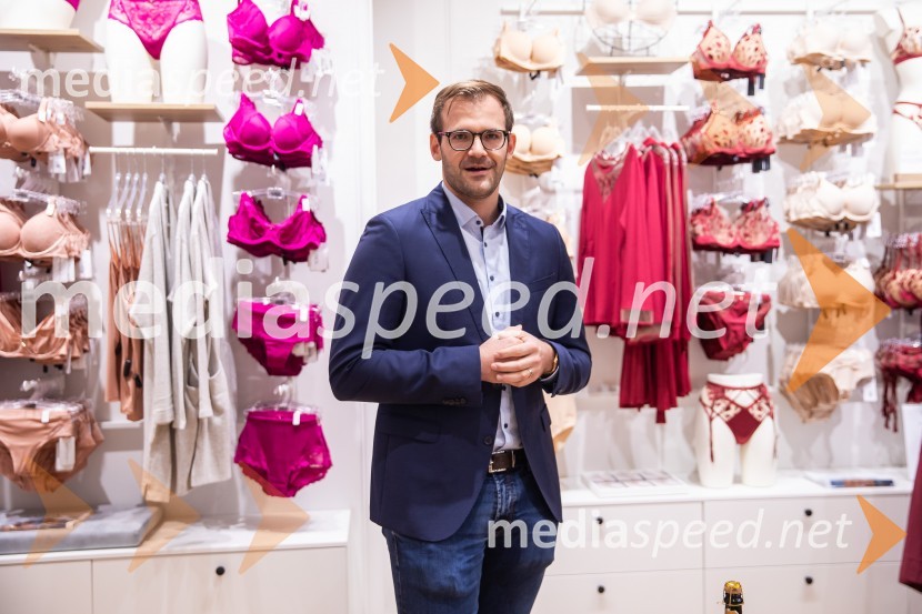  Luka Južna, direktor podjetja LiscaOtvoritev prenovljene trgovine Lisca v Supernovi Kranj