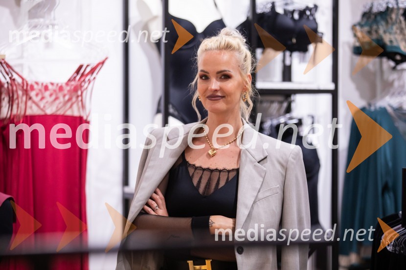  Tjaša  Kokalj Jerala, manekenka, voditeljicaOtvoritev prenovljene trgovine Lisca v Supernovi Kranj