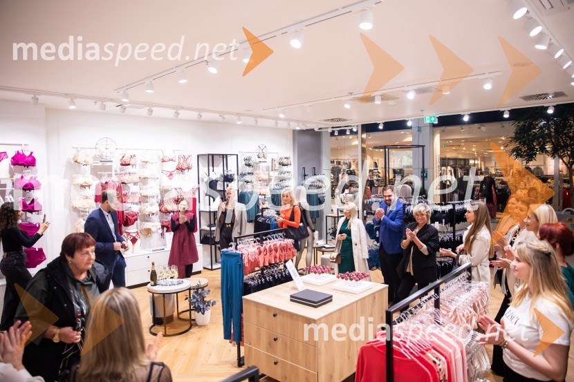 Otvoritev prenovljene trgovine Lisca v Supernovi Kranj