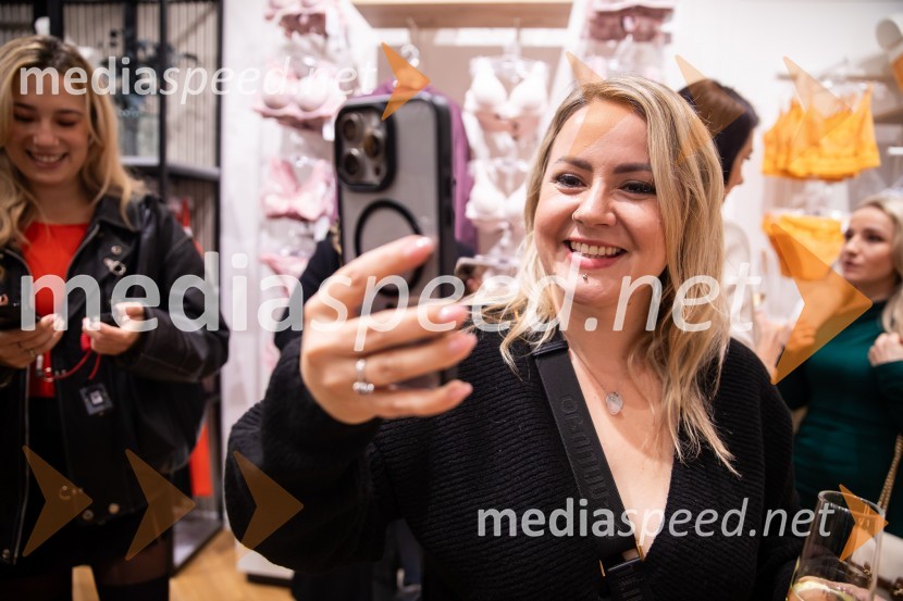  Jerca Zupan, novinarkaOtvoritev prenovljene trgovine Lisca v Supernovi Kranj