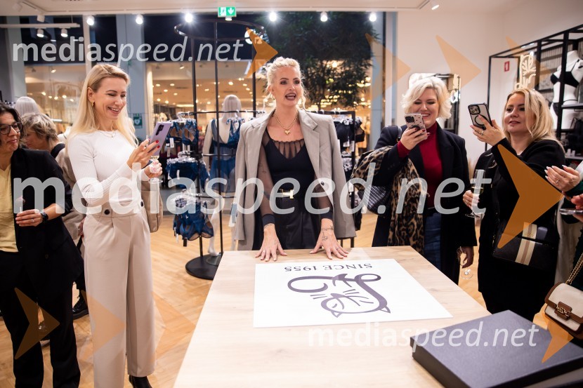  Anda Arko, vlogerka;  Tjaša  Kokalj Jerala, manekenka, voditeljica;  Vita Starman, mamakuha.si;  Jerca Zupan, novinarkaOtvoritev prenovljene trgovine Lisca v Supernovi Kranj