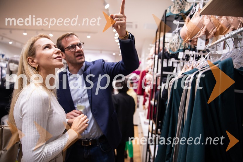  Anda Arko, vlogerka;  Luka Južna, direktor podjetja LiscaOtvoritev prenovljene trgovine Lisca v Supernovi Kranj