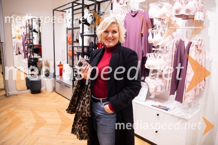  Vita Starman, mamakuha.siOtvoritev prenovljene trgovine Lisca v Supernovi Kranj