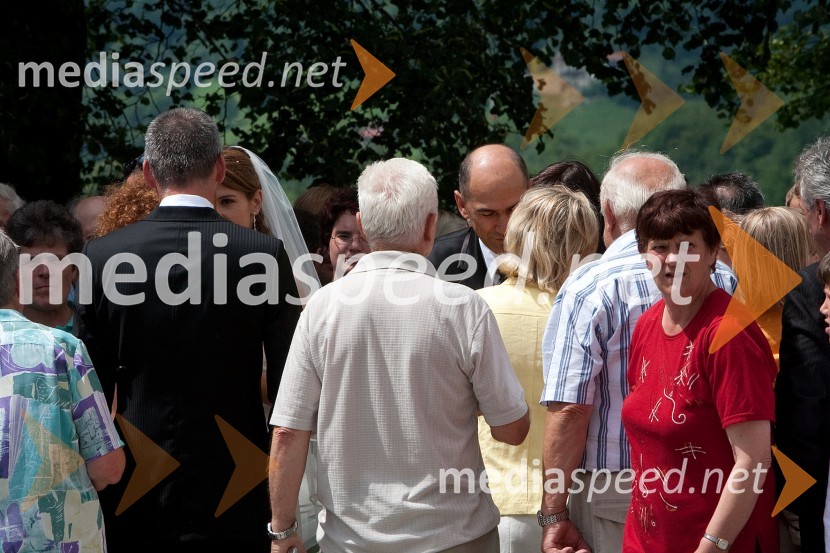 Janez Janša, predsednik stranke SDS in njegova soproga Urška Bačovnik, zdravnicaJanez Janša in Urška Bačovnik Janša, njuna poroka