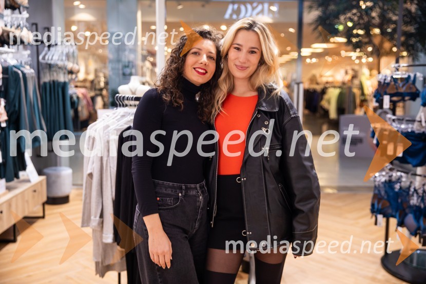  ... ;  Ana Teržan - Anabel, pevkaOtvoritev prenovljene trgovine Lisca v Supernovi Kranj