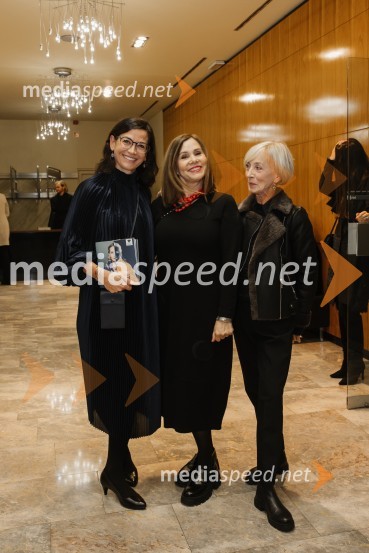  Simona  Belle, služba za stike z javnostmi MGL;  ... ;  ... Luč ugasne, premiera drame v MGL