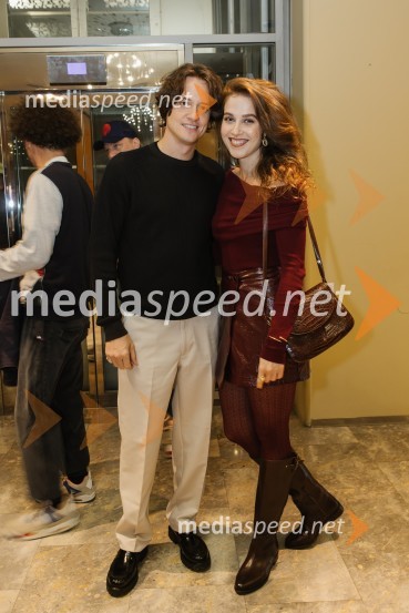  Domen Valič, igralec;  Ana Ribič, igralkaLuč ugasne, premiera drame v MGL