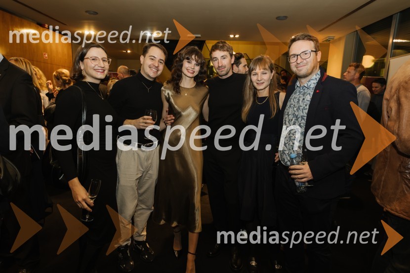  ... ;  ... ;  Veronika Železnik, igralka;  ... ;  ... ;  ... Luč ugasne, premiera drame v MGL