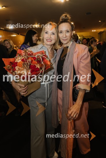  Tanja Ribič, igralka;  Mojca Funkl, igralkaLuč ugasne, premiera drame v MGL