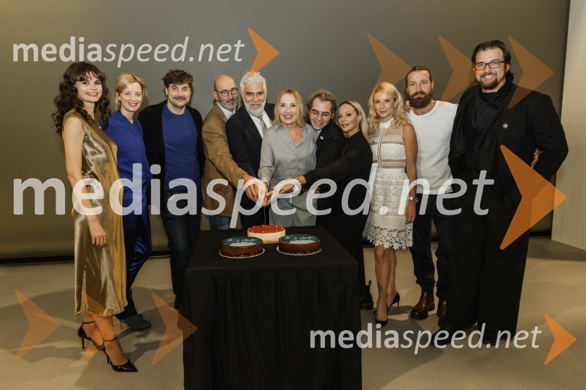  Veronika Železnik, igralka;  Ajda Smrekar, igralka;  Branko Jordan, igralec;  Boris  Ostan, igralec;  Sebastian Cavazza, dramski in filmski igralec;  Tanja Ribič, igralka;  Matic Maco Lukšič, igralec;  Viktorija Bencik Emeršič, igralka;  Tjaša  Železnik, igralka;  Tomo Tomšič, igralec;  Filip Samobor, igralecLuč ugasne, premiera drame v MGL