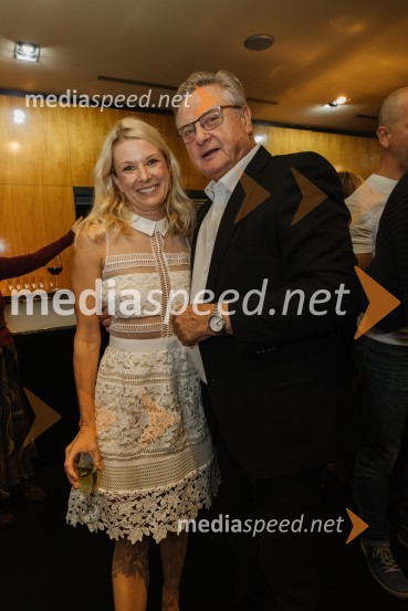  Tjaša  Železnik, igralka;  Tjaša  Železnik, igralkaLuč ugasne, premiera drame v MGL