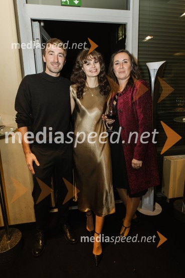  ... ;  Veronika Železnik, igralka;  ... Luč ugasne, premiera drame v MGL