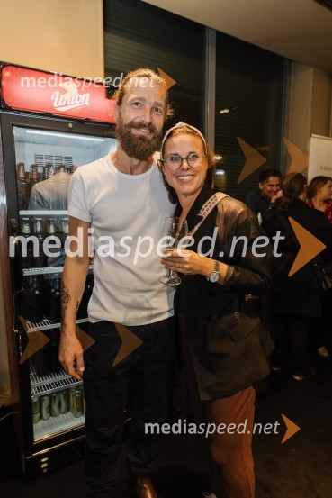  Tomo Tomšič, igralec;  Petra Hrastar, MGLLuč ugasne, premiera drame v MGL