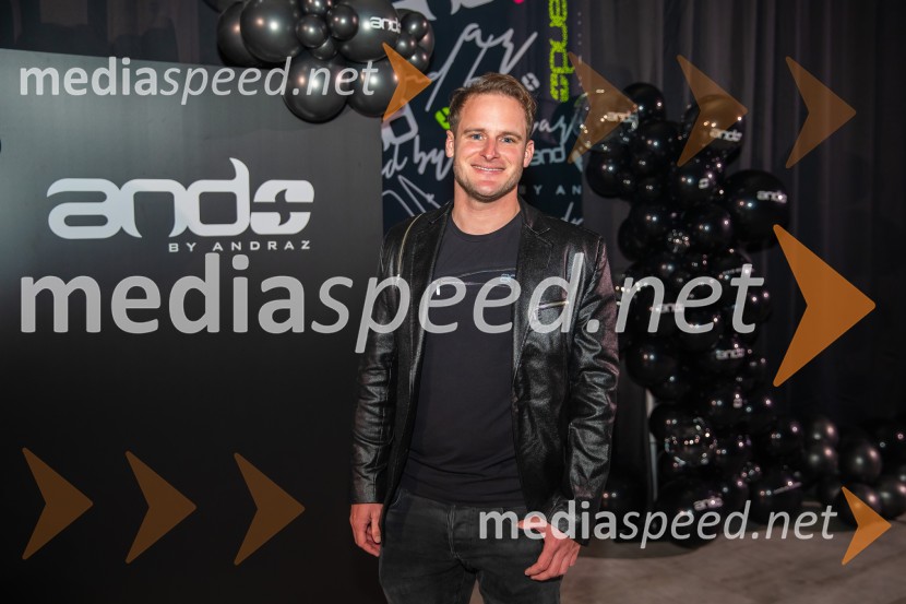  Tim  Mastnak, deskar na snegu AND by Andraž, modna revija ob 35 letnici znamke