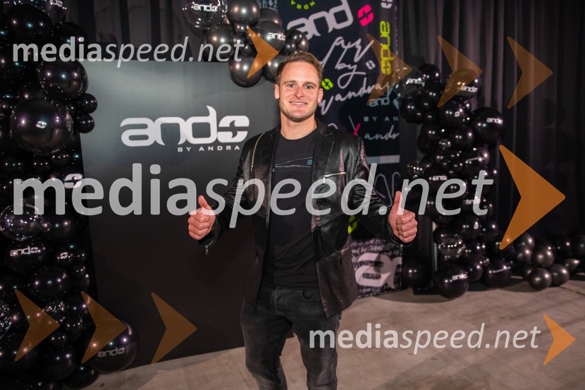  Tim  Mastnak, deskar na snegu AND by Andraž, modna revija ob 35 letnici znamke