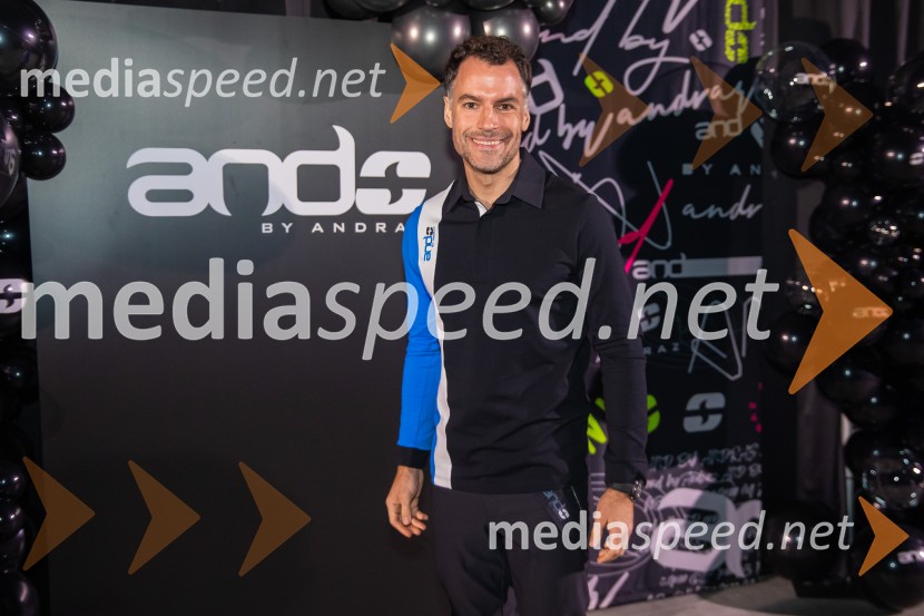  David Urankar, televizijski voditelj, manekenAND by Andraž, modna revija ob 35 letnici znamke