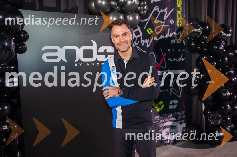  David Urankar, televizijski voditelj, manekenAND by Andraž, modna revija ob 35 letnici znamke