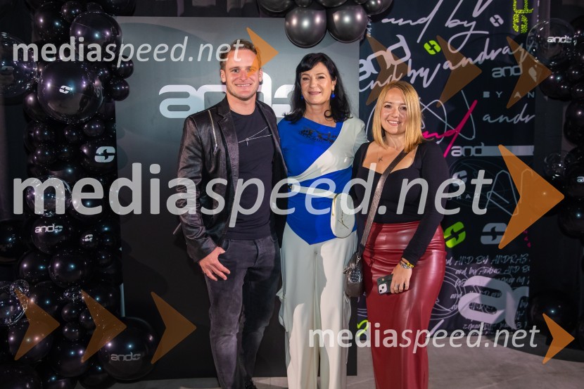  Tim  Mastnak, deskar na snegu ;  Nataša Berginc, direktorica podjetja Co. Andraž d.o.o.;  ... AND by Andraž, modna revija ob 35 letnici znamke