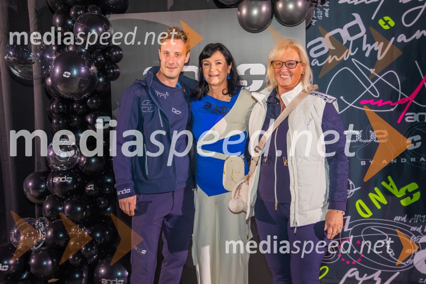  ... ;  Nataša Berginc, direktorica podjetja Co. Andraž d.o.o.;  ... AND by Andraž, modna revija ob 35 letnici znamke