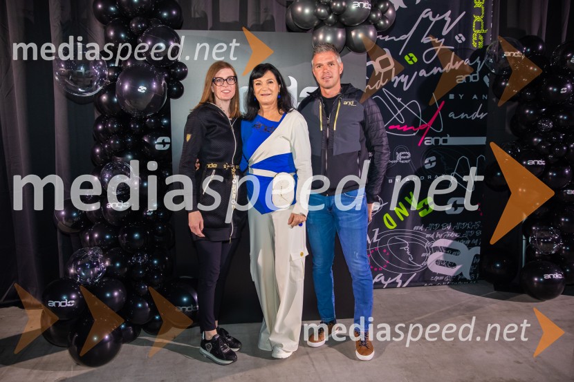  ... ;  Nataša Berginc, direktorica podjetja Co. Andraž d.o.o.;  ... AND by Andraž, modna revija ob 35 letnici znamke