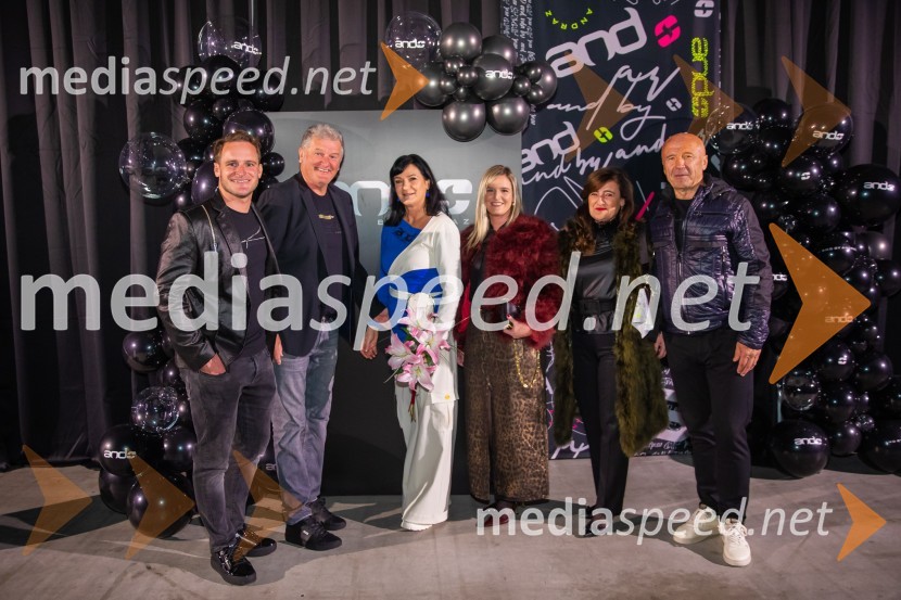  Tim  Mastnak, deskar na snegu ;  ... ;  Nataša Berginc, direktorica podjetja Co. Andraž d.o.o.;  ... ;  ... ;  ... AND by Andraž, modna revija ob 35 letnici znamke