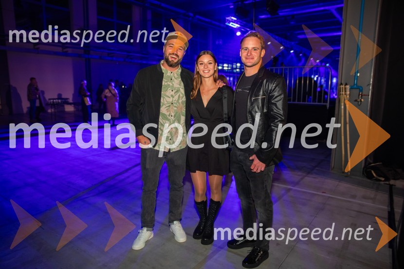  Filip Flisar, nekdanji smučar prostega sloga in lastnik blagovne znamke Pohorska šunka;  Sara Domajnko, deskarka na snegu;  Tim  Mastnak, deskar na snegu AND by Andraž, modna revija ob 35 letnici znamke