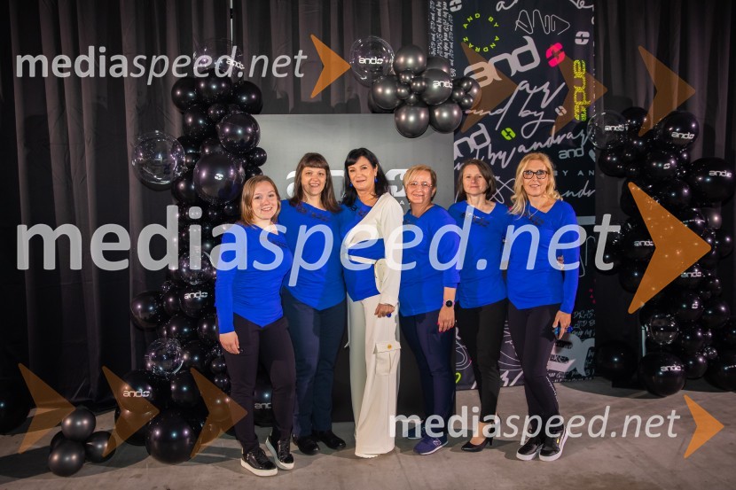  ... ;  ... ;  Nataša Berginc, direktorica podjetja Co. Andraž d.o.o.;  ... ;  ... ;  ... AND by Andraž, modna revija ob 35 letnici znamke