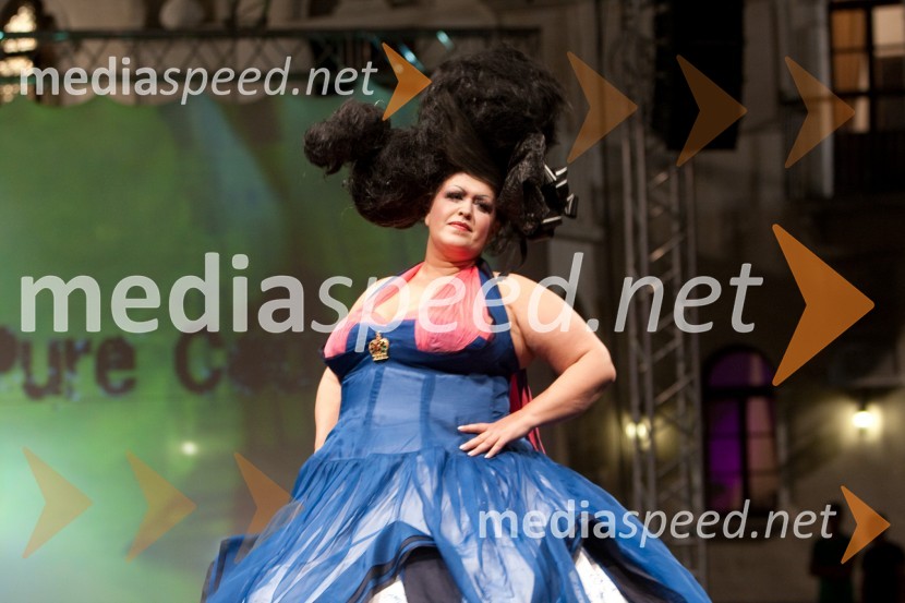 Sandra Bratuša, namestnica urednice revije Story, Festival Influence, velika modna revijaFestival Influence, velika modna revija