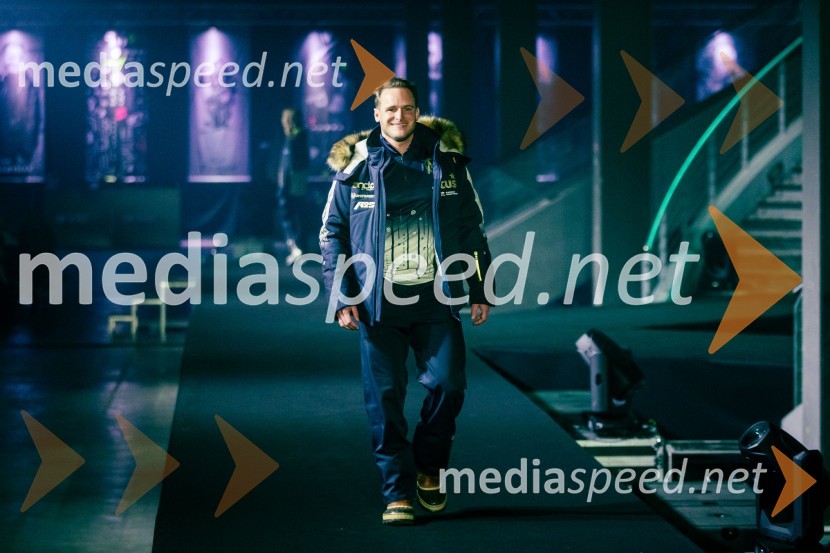  Tim  Mastnak, deskar na snegu AND by Andraž, modna revija ob 35 letnici znamke