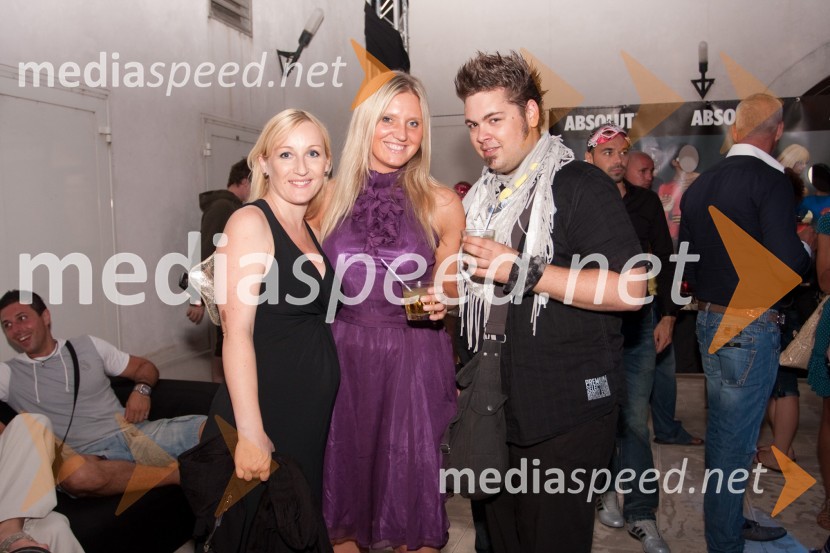 Helena Čož, Agencija Luna, Ilona Penzeš, urednica revije Story in Nejc Simšič, novinarFestival Influence, velika modna revija