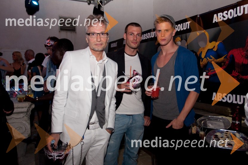 Franci Planinšek, lepotni kirurg, ... in Lukas Zuschlag, baletni plesalecFestival Influence, velika modna revija