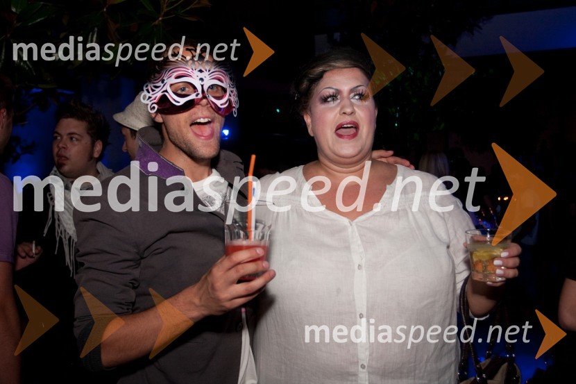 Aljoša Krošlin Grlj, modni urednik revije Mens Health in Sandra Bratuša, namestnica urednice revije StoryFestival Influence, velika modna revija