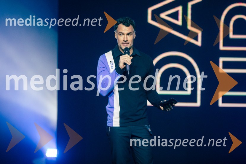  David Urankar, televizijski voditelj, manekenAND by Andraž, modna revija ob 35 letnici znamke