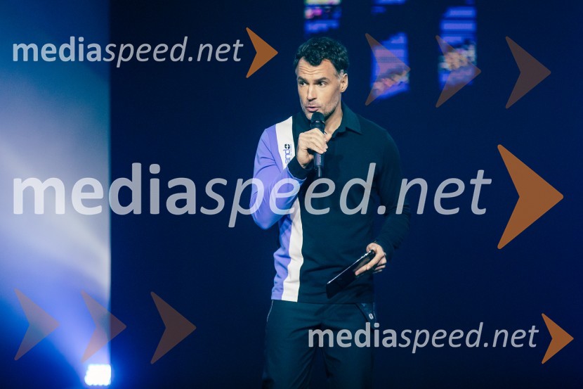  David Urankar, televizijski voditelj, manekenAND by Andraž, modna revija ob 35 letnici znamke