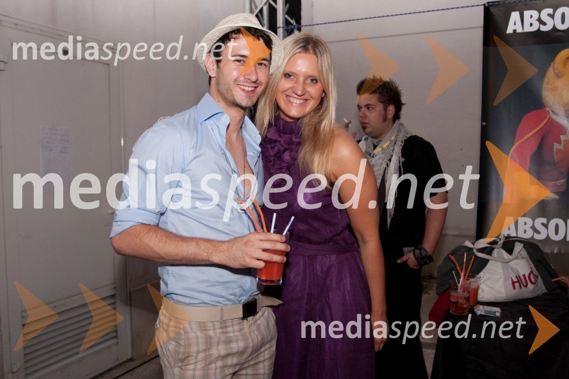 Gregor Bolčina, moderator Radia 1 in Ilona Penzeš, urednica revije StoryFestival Influence, velika modna revija