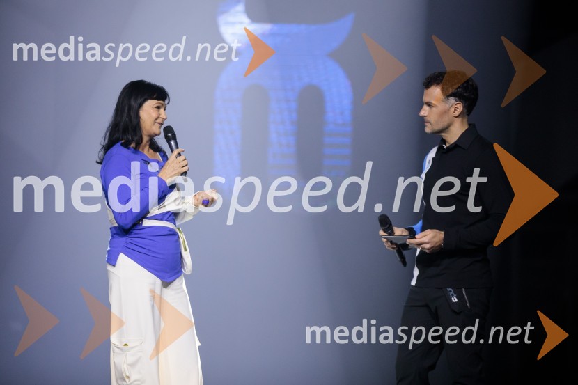  Nataša Berginc, direktorica podjetja Co. Andraž d.o.o.;  David Urankar, televizijski voditelj, manekenAND by Andraž, modna revija ob 35 letnici znamke