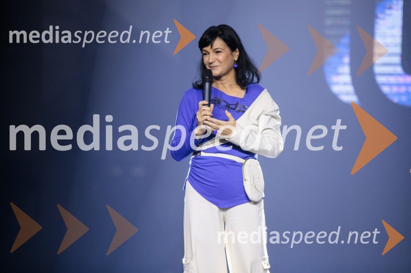  Nataša Berginc, direktorica podjetja Co. Andraž d.o.o.AND by Andraž, modna revija ob 35 letnici znamke