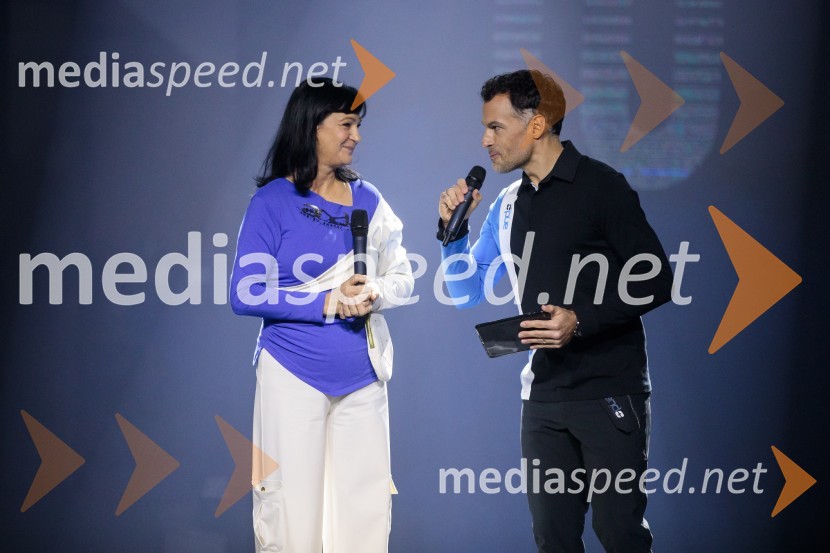  Nataša Berginc, direktorica podjetja Co. Andraž d.o.o.;  David Urankar, televizijski voditelj, manekenAND by Andraž, modna revija ob 35 letnici znamke