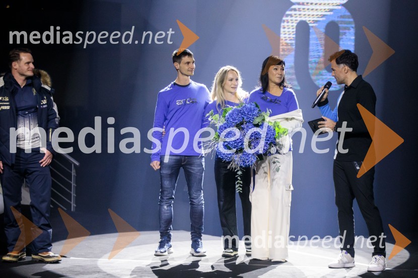  Tim  Mastnak, deskar na snegu ;  ... ;  ... ;  Nataša Berginc, direktorica podjetja Co. Andraž d.o.o.;  David Urankar, televizijski voditelj, manekenAND by Andraž, modna revija ob 35 letnici znamke