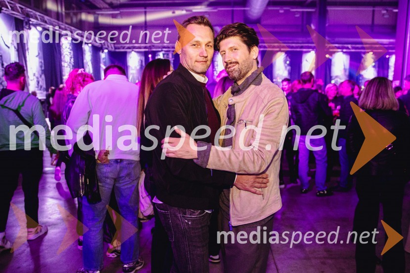  ... ;  Tomaž Mihelič - Marlenna, član skupine SestreAND by Andraž, modna revija ob 35 letnici znamke