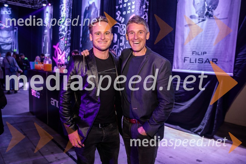  Tim  Mastnak, deskar na snegu ;  ... AND by Andraž, modna revija ob 35 letnici znamke