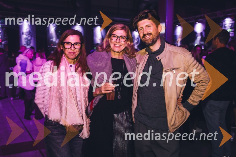  ... ;  ... ;  Tomaž Mihelič - Marlenna, član skupine SestreAND by Andraž, modna revija ob 35 letnici znamke